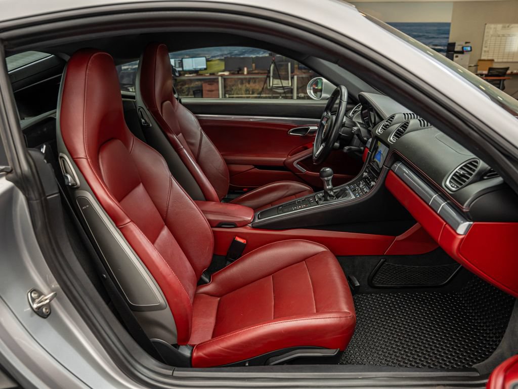 Used 2017 Porsche 718 Cayman RWD image 37