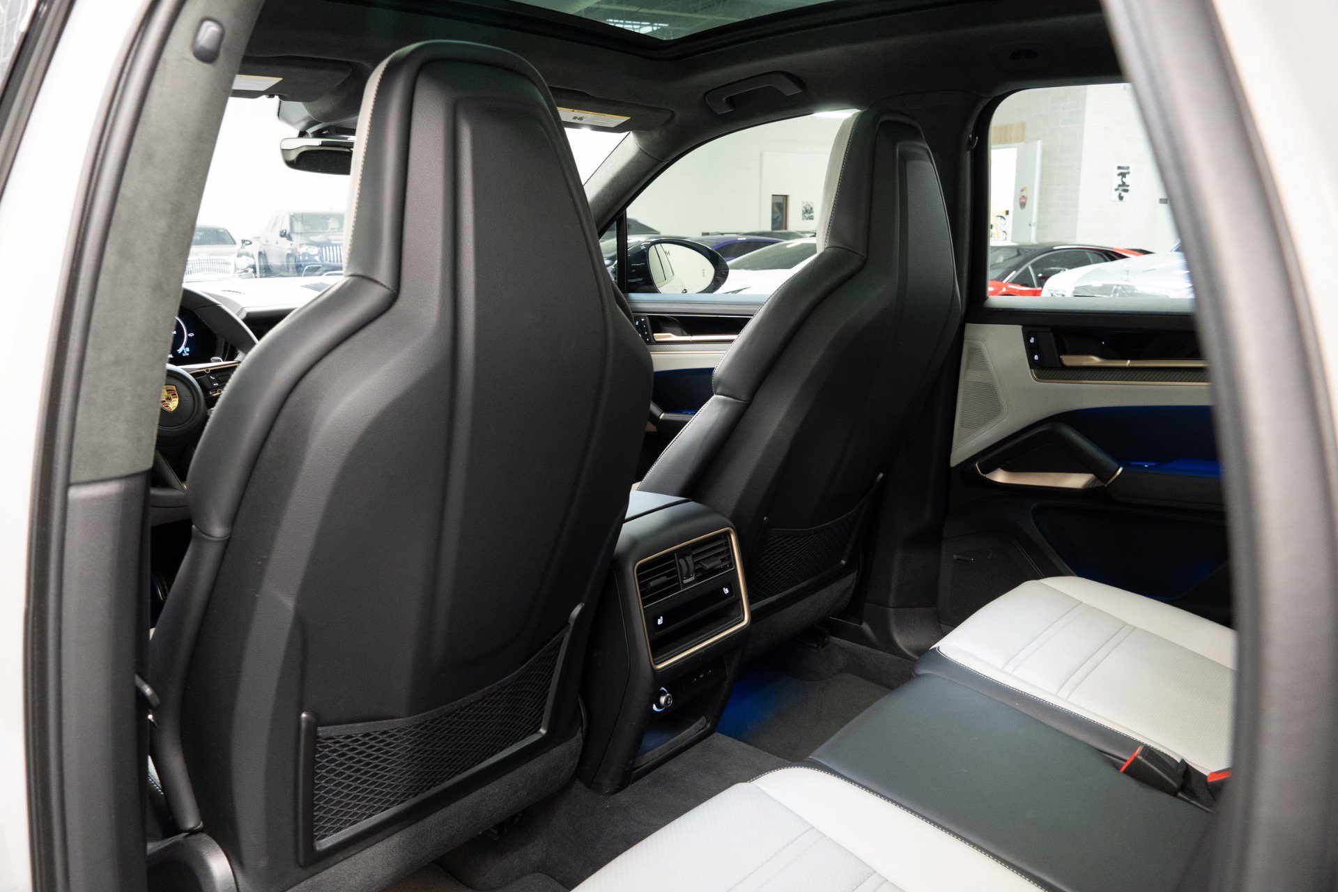 Used 2025 Porsche Cayenne GTS image 25