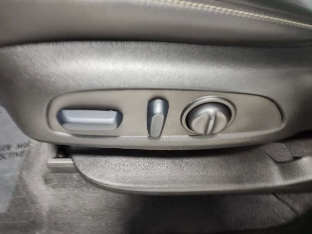 Used 2023 Chevrolet Traverse LT w/ LT Premium Package image 24