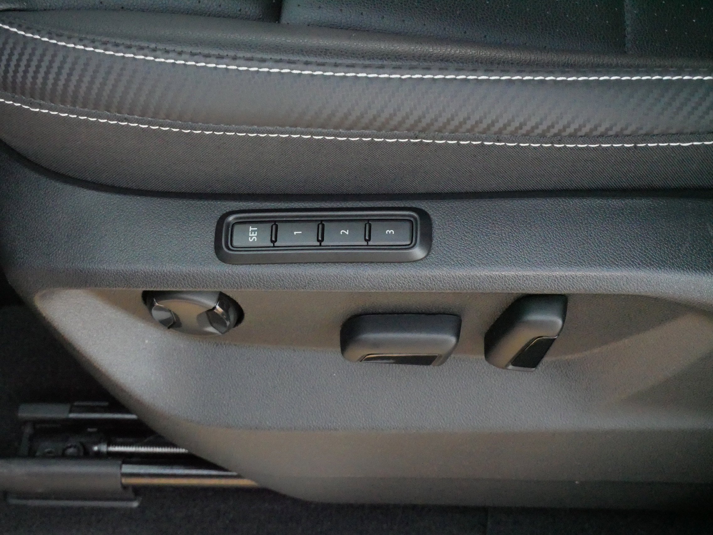 Used 2023 Volkswagen Atlas Cross Sport SEL R-Line image 20