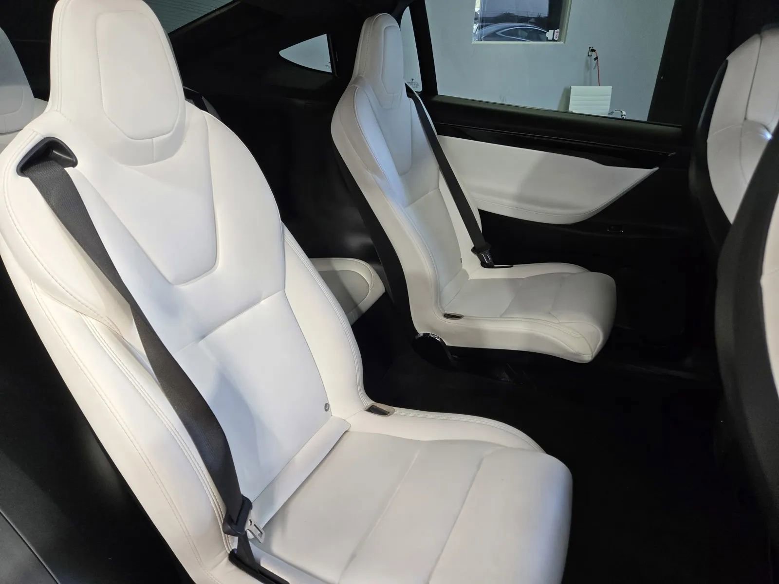 Used 2018 Tesla Model X 75D image 8