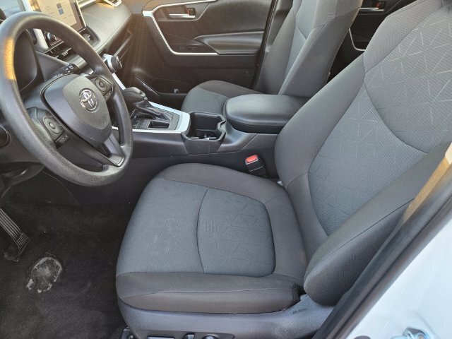 Certified 2025 Toyota RAV4 XLE FWD image 21
