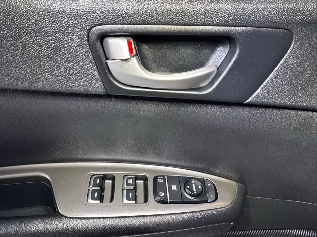 Used 2020 Kia Optima LX image 20