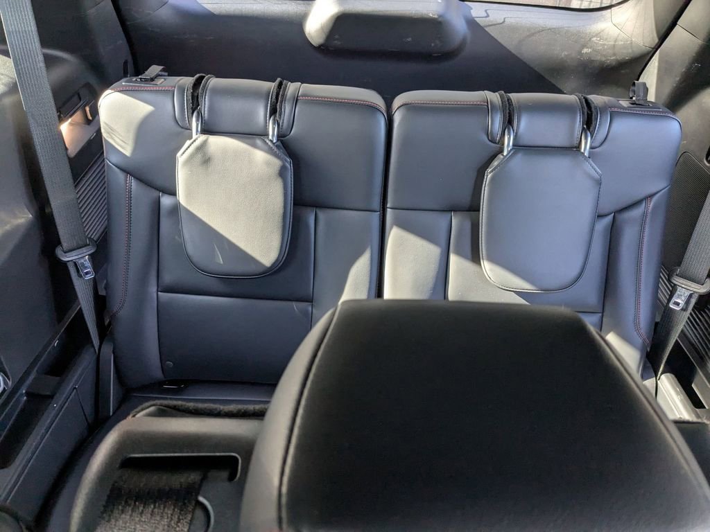 Used 2025 Ford Explorer ST-Line w/ ST-Line Street Pack image 29