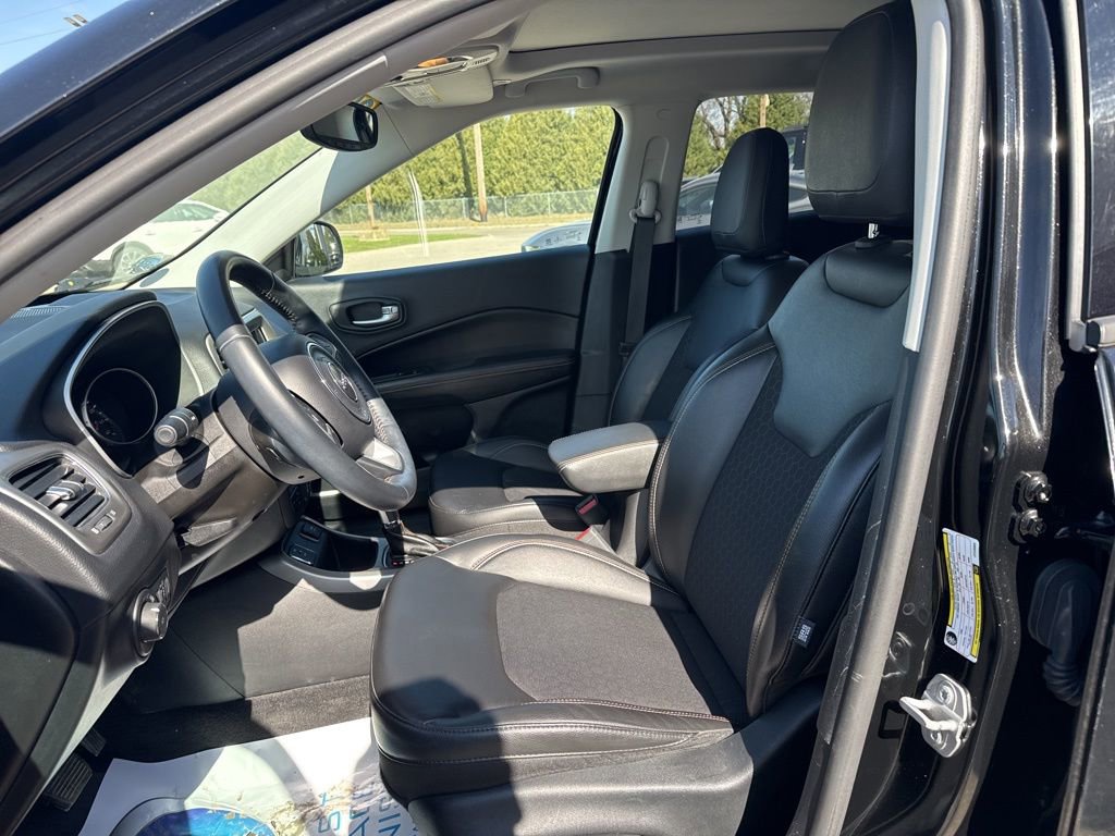 Used 2018 Jeep Compass Latitude w/ Popular Equipment Group image 7