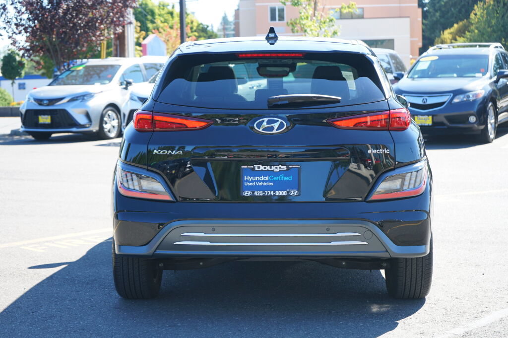Certified 2023 Hyundai Kona Limited FWD image 6