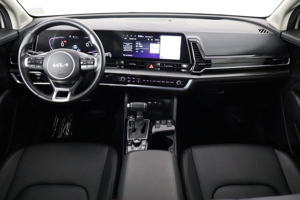 Used 2025 Kia Sportage EX FWD image 13