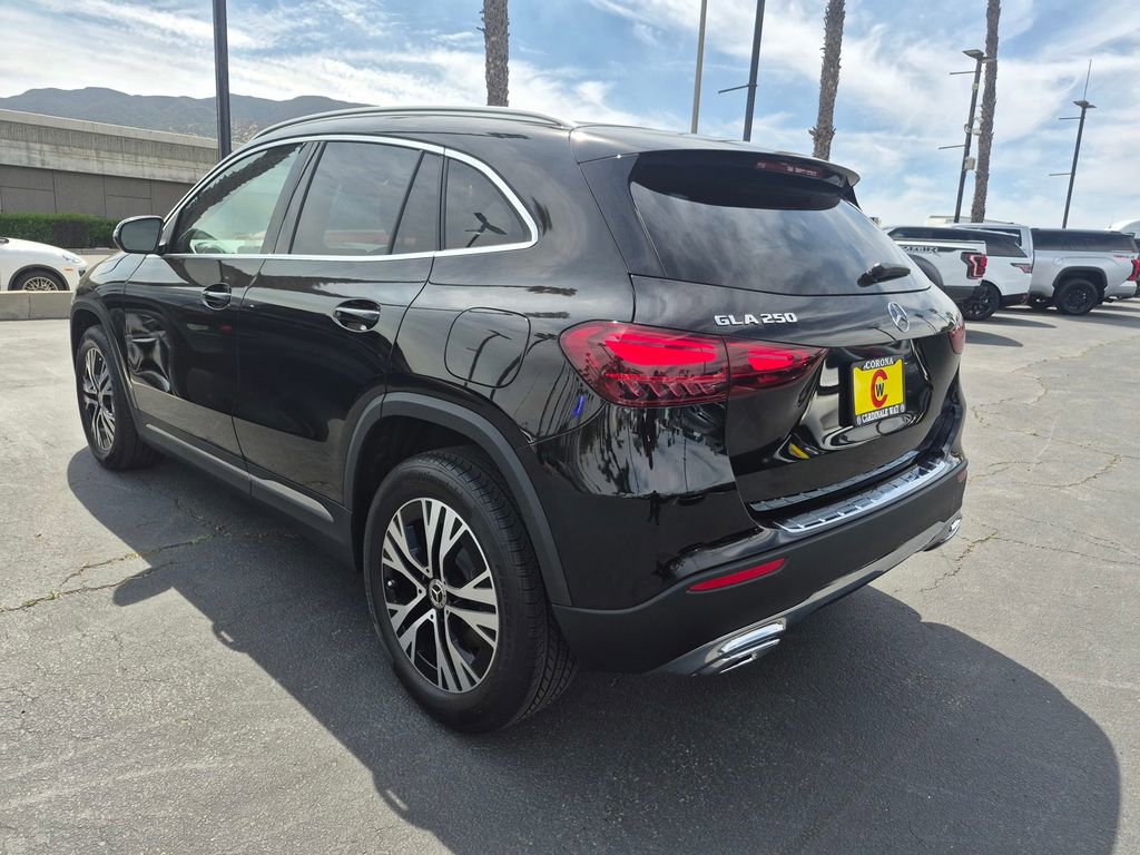 Used 2025 Mercedes-Benz GLA 250 image 11