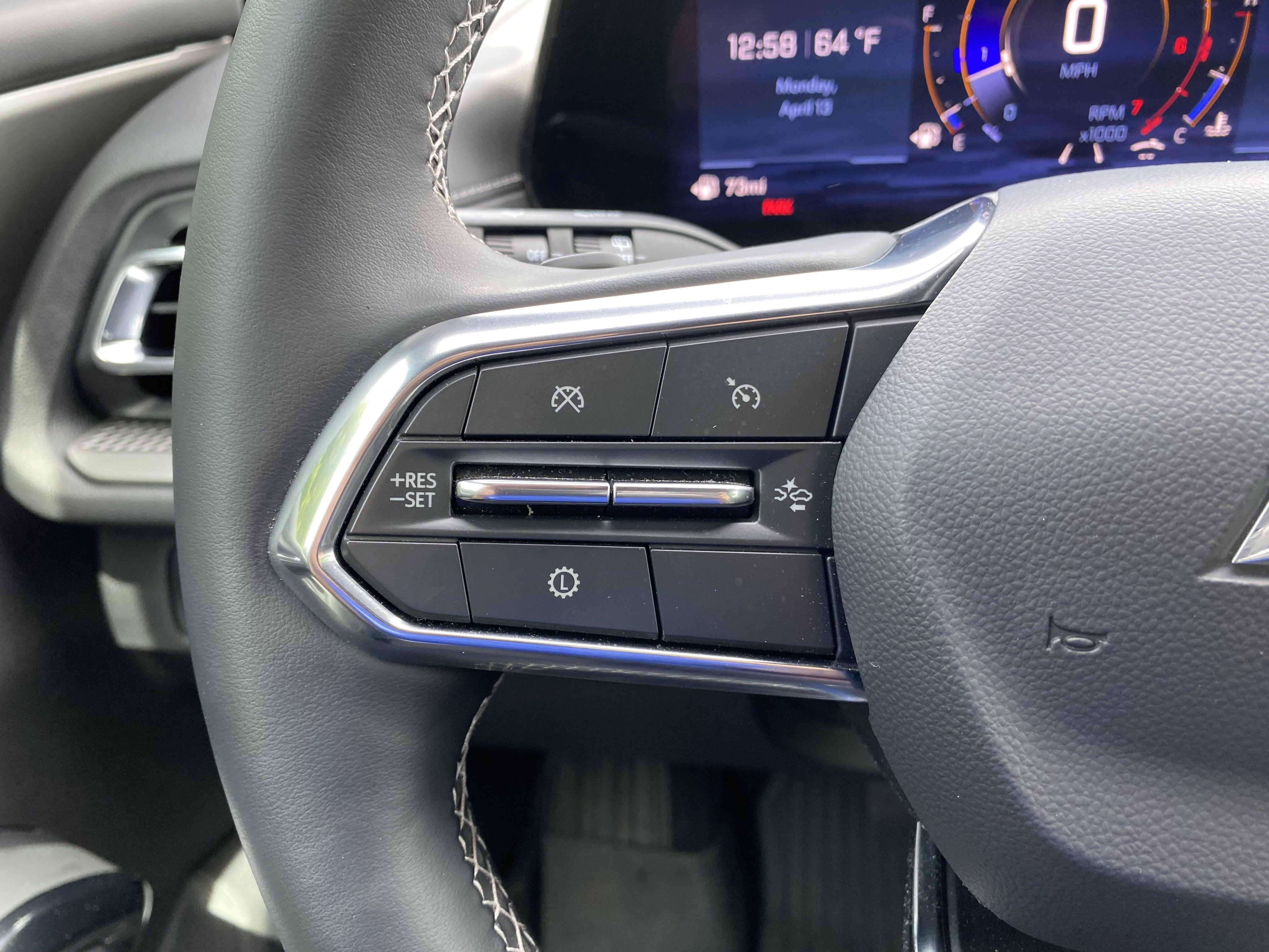 Used 2025 Chevrolet Traverse LT w/ Driver Confidence Package image 18