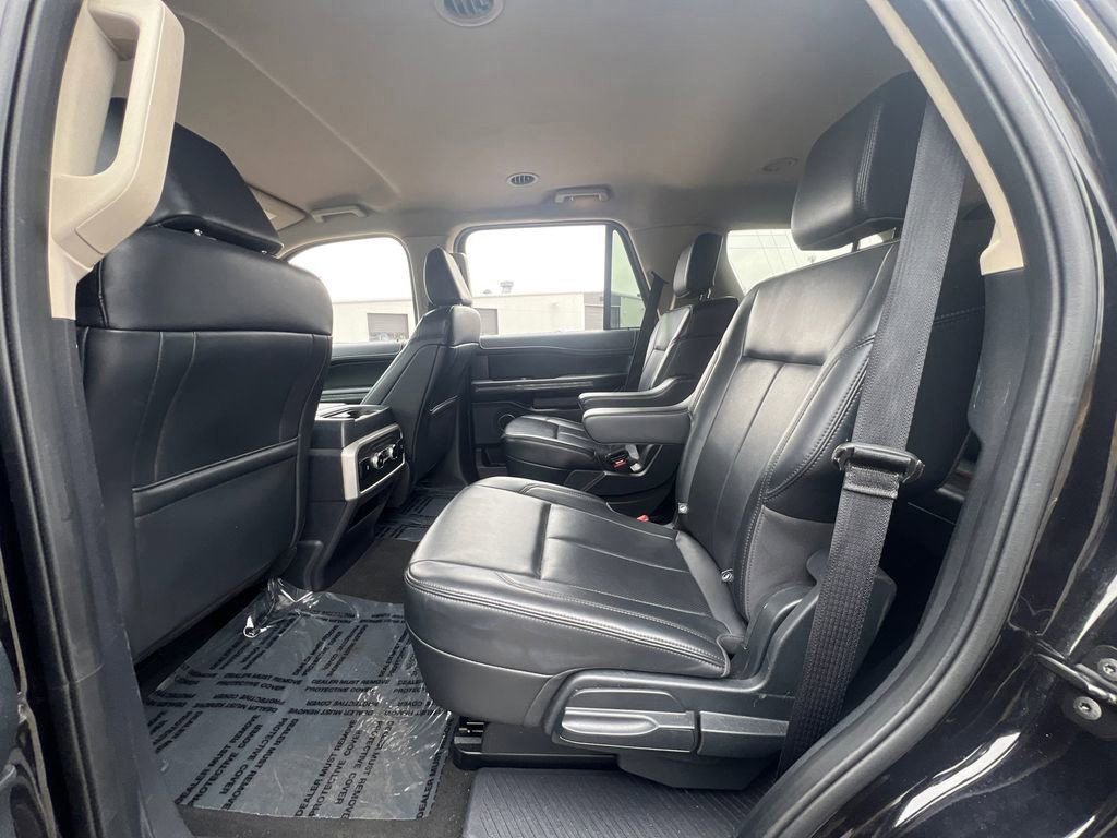 Used 2024 Ford Expedition XLT image 32