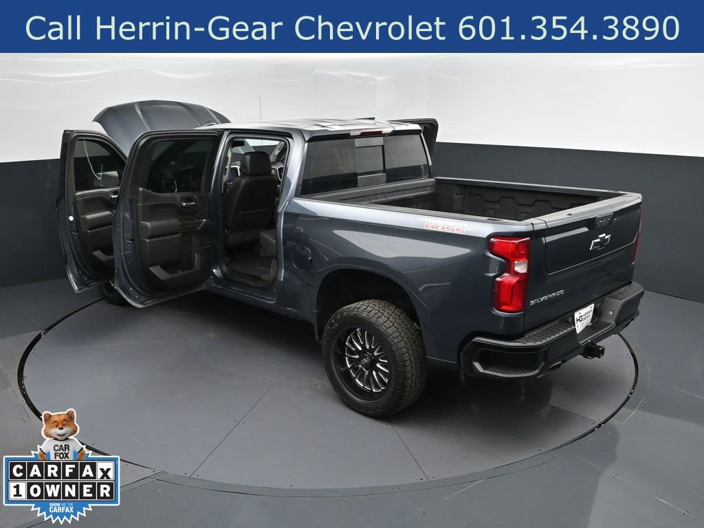 Used 2021 Chevrolet Silverado 1500 LT Trail Boss w/ Convenience Package II image 2