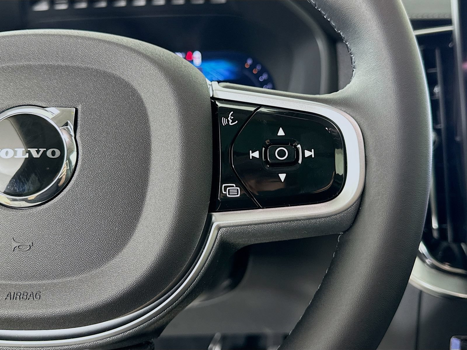 New 2026 Volvo XC90 B6 Ultra w/ Protection Package Premier AWD/4WD image 19
