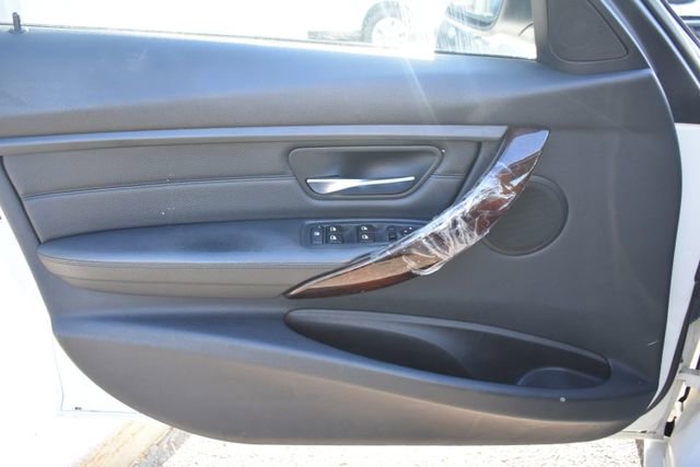 Used 2014 BMW 328i xDrive Sedan AWD/4WD image 19