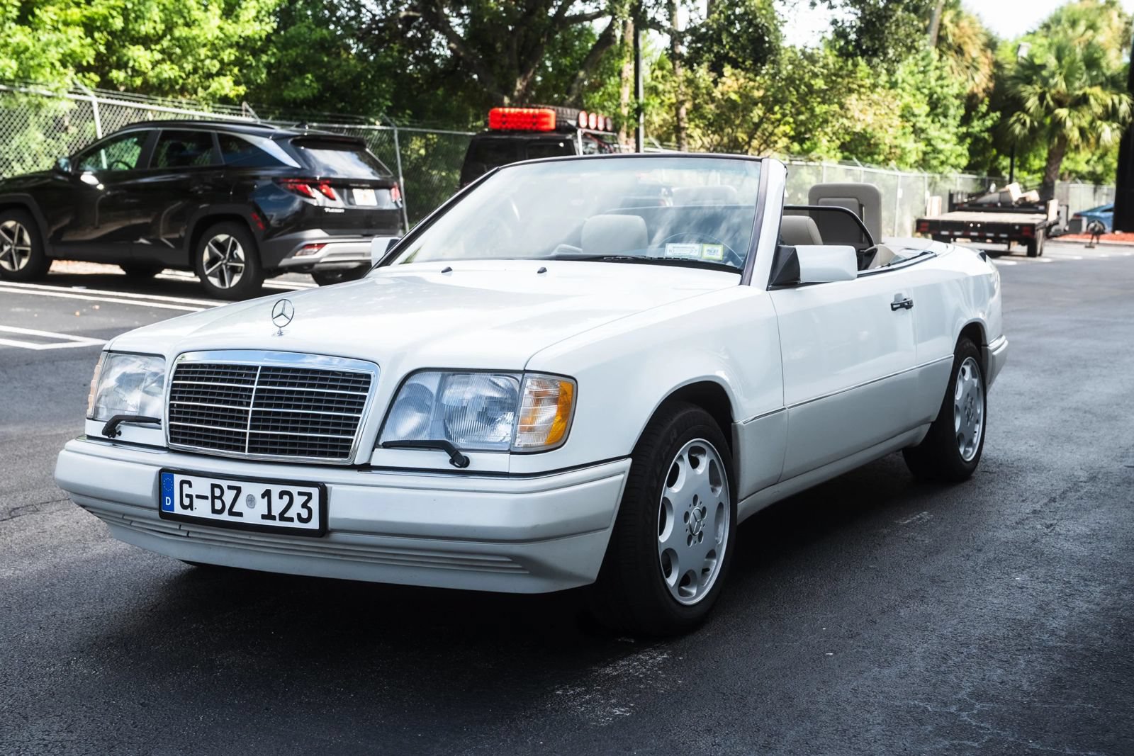 Used 1995 Mercedes-Benz E 320 Convertible image 2