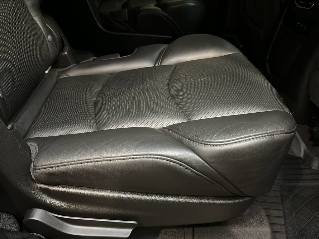 Used 2020 Cadillac Escalade Platinum AWD/4WD image 19