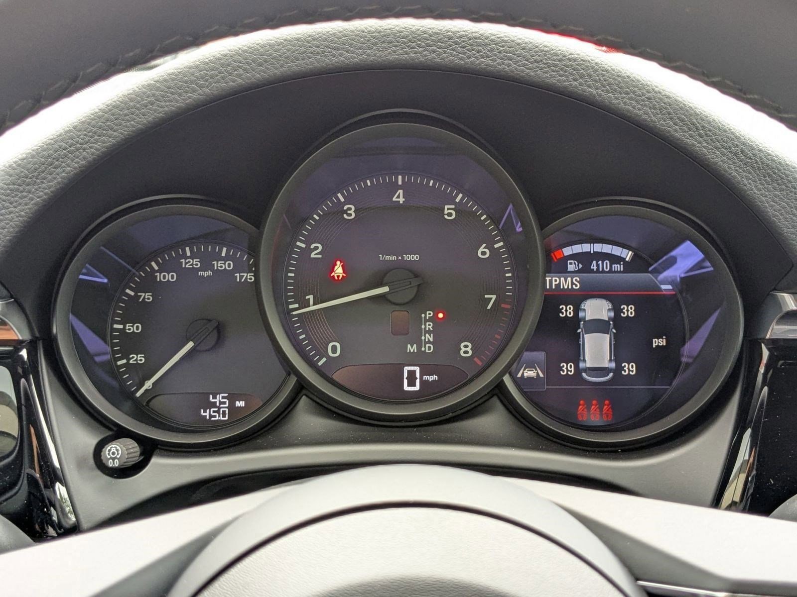 Certified 2025 Porsche Macan image 16