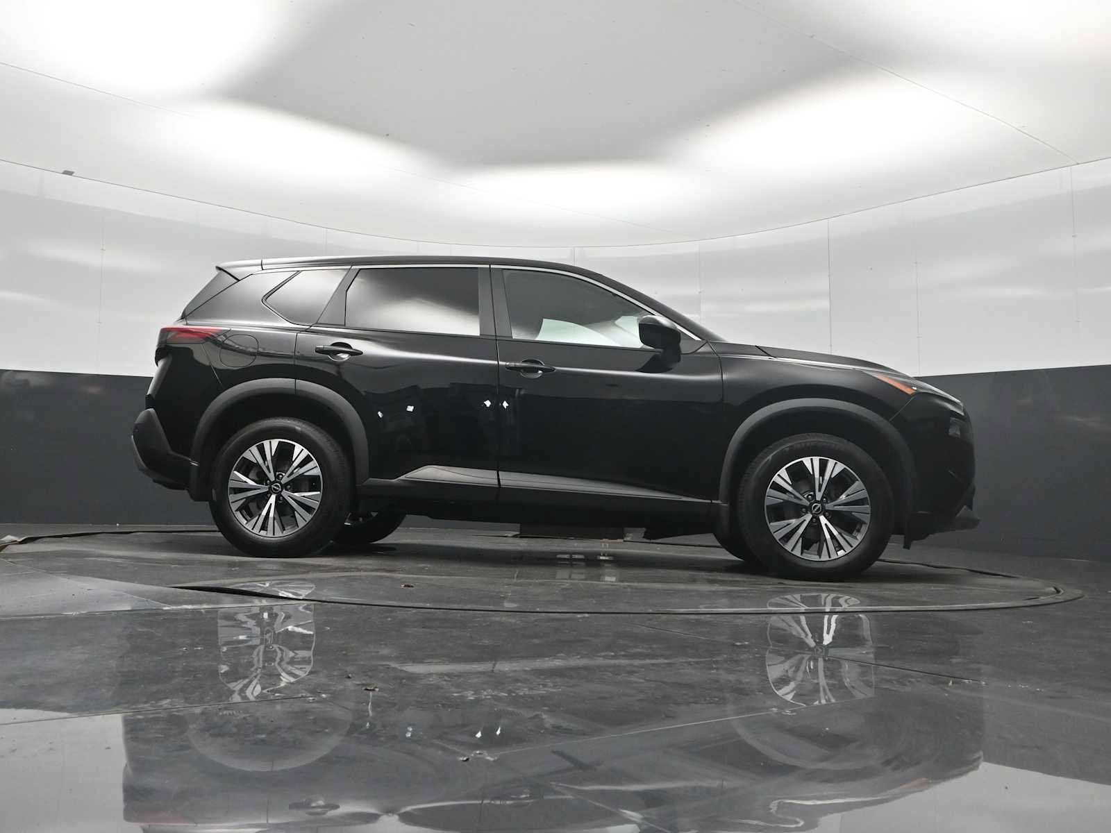 Used 2023 Nissan Rogue SV AWD/4WD image 35
