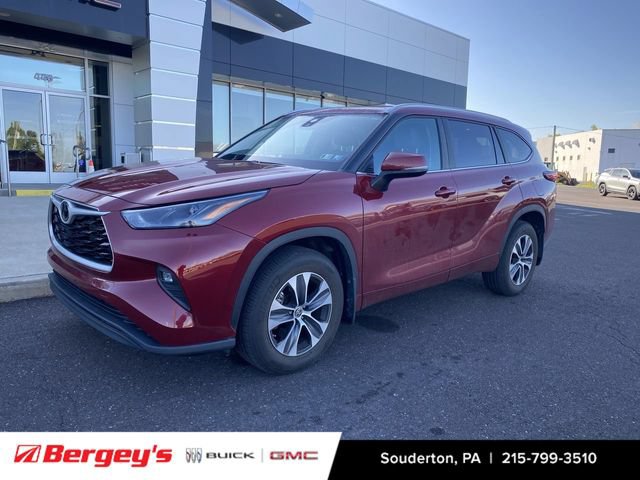Used 2023 Toyota Highlander XLE