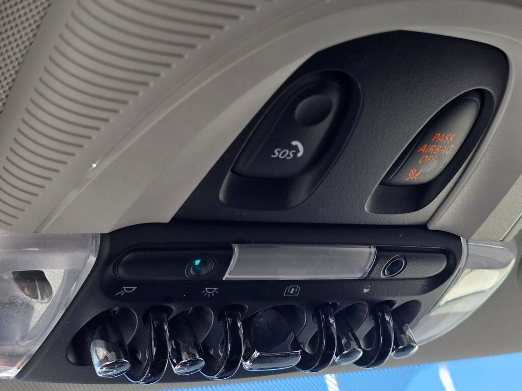 Used 2019 MINI Cooper 2-Door Hardtop FWD image 29