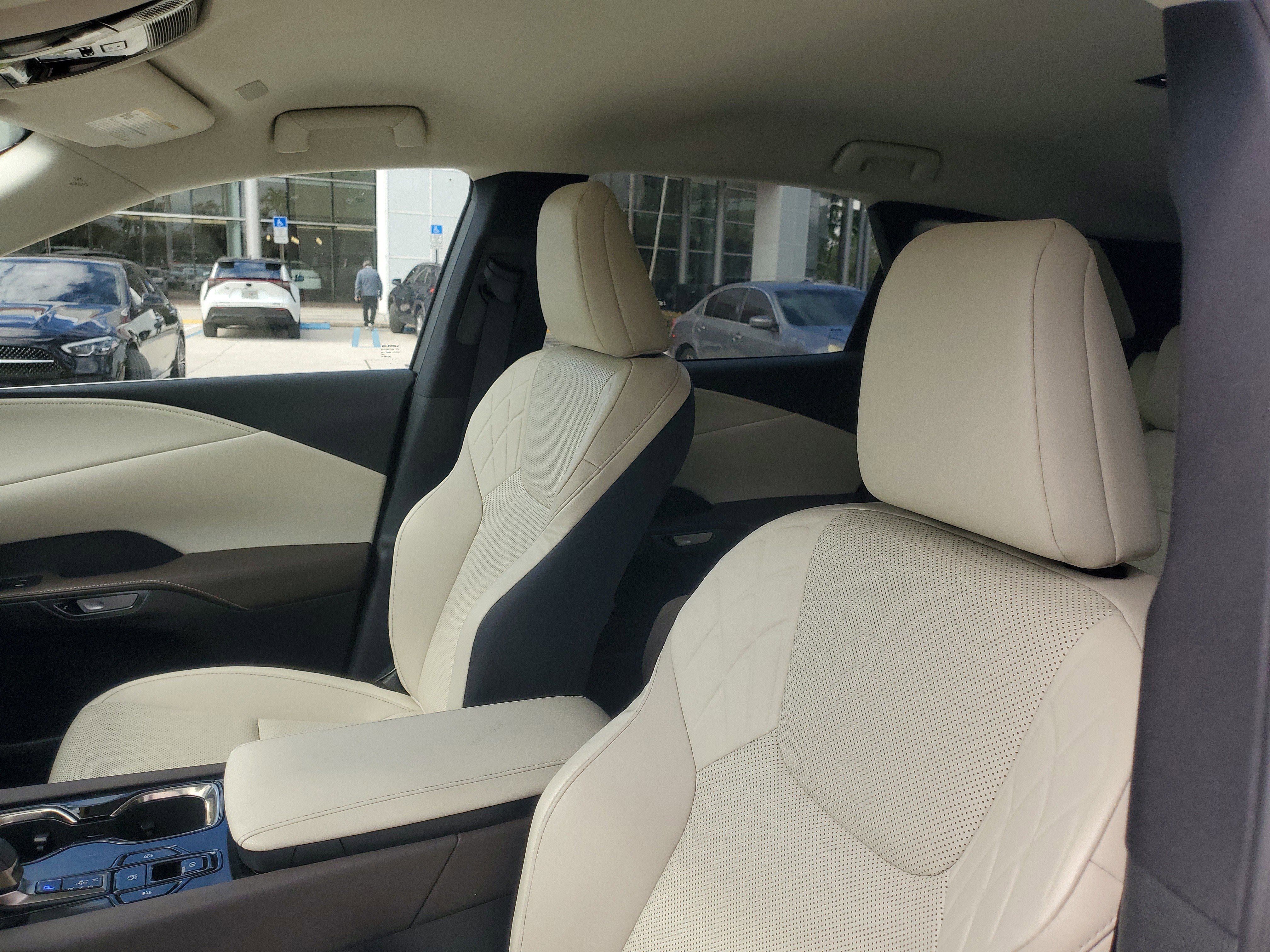 Used 2023 Lexus RX 350 FWD w/ Accessory Package (Z1) image 18