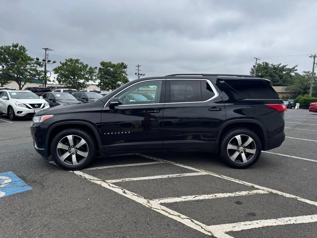Used 2019 Chevrolet Traverse LT w/ LT Premium Package AWD/4WD image 4