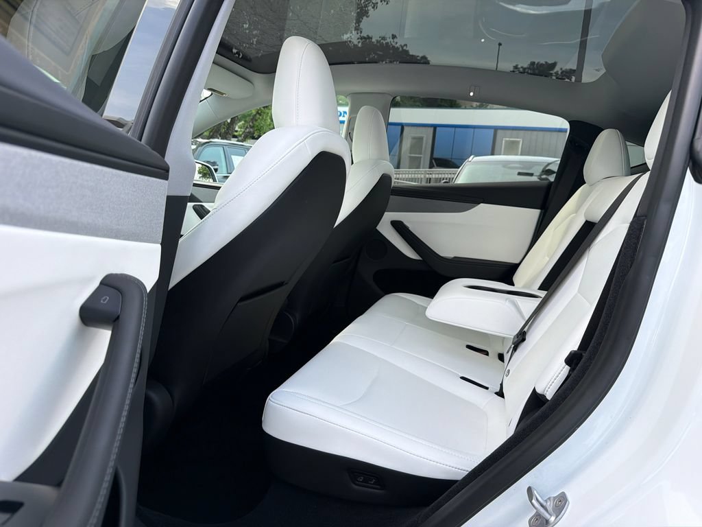 Used 2026 Tesla Model Y Long Range AWD/4WD image 17