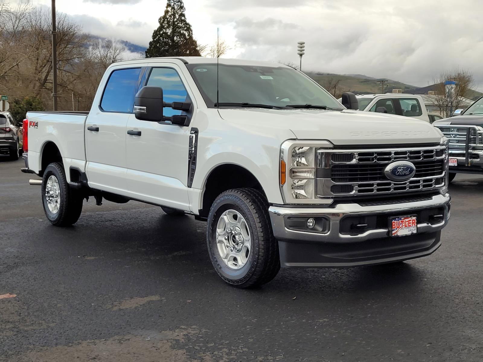 New 2026 Ford F250 XLT w/ FX4 Off-Road Package image 3