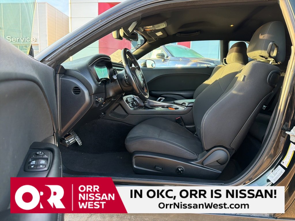 Used 2016 Dodge Challenger R/T image 12