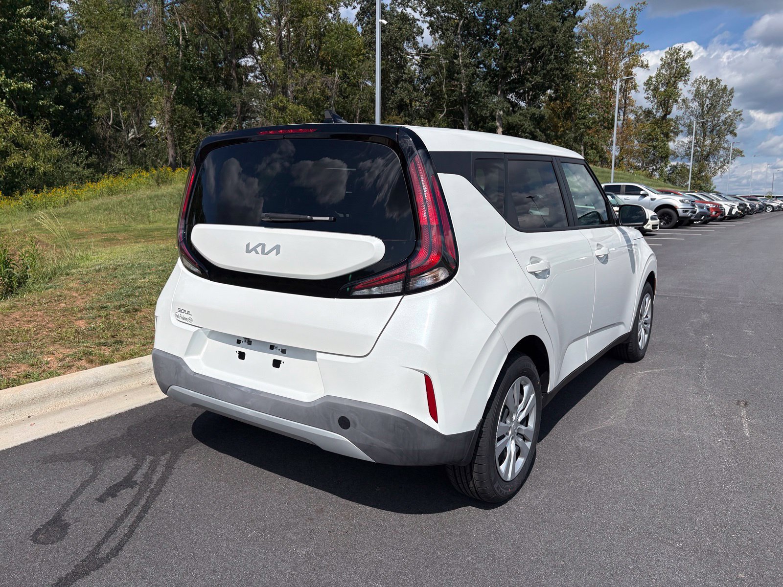 Used 2024 Kia Soul LX FWD image 9