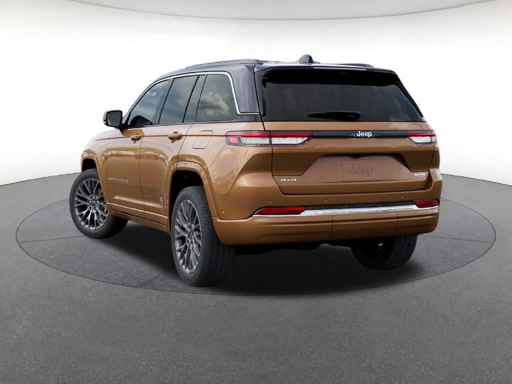 New 2027 Jeep Grand Cherokee Summit AWD/4WD image 3