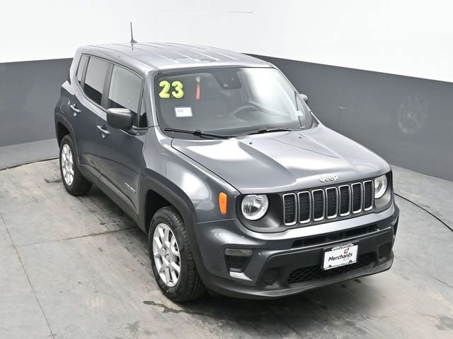 Used 2023 Jeep Renegade Latitude image 29