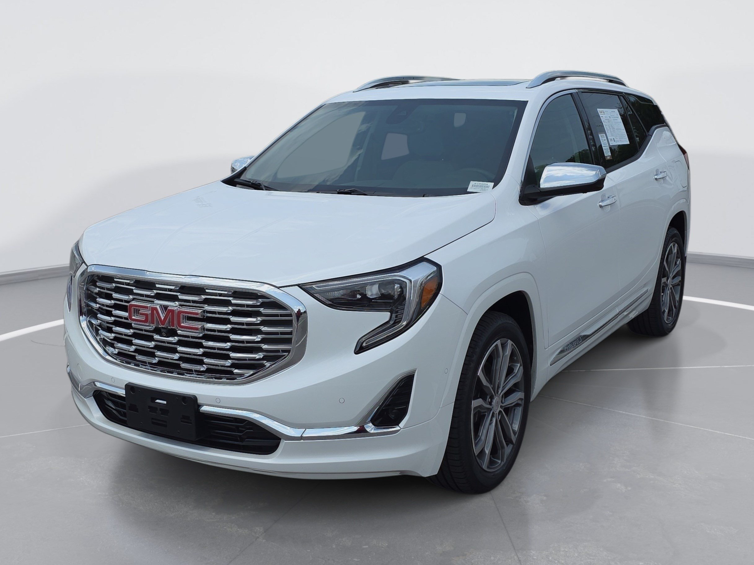 Used 2020 GMC Terrain Denali w/ Denali Premium Package FWD image 7