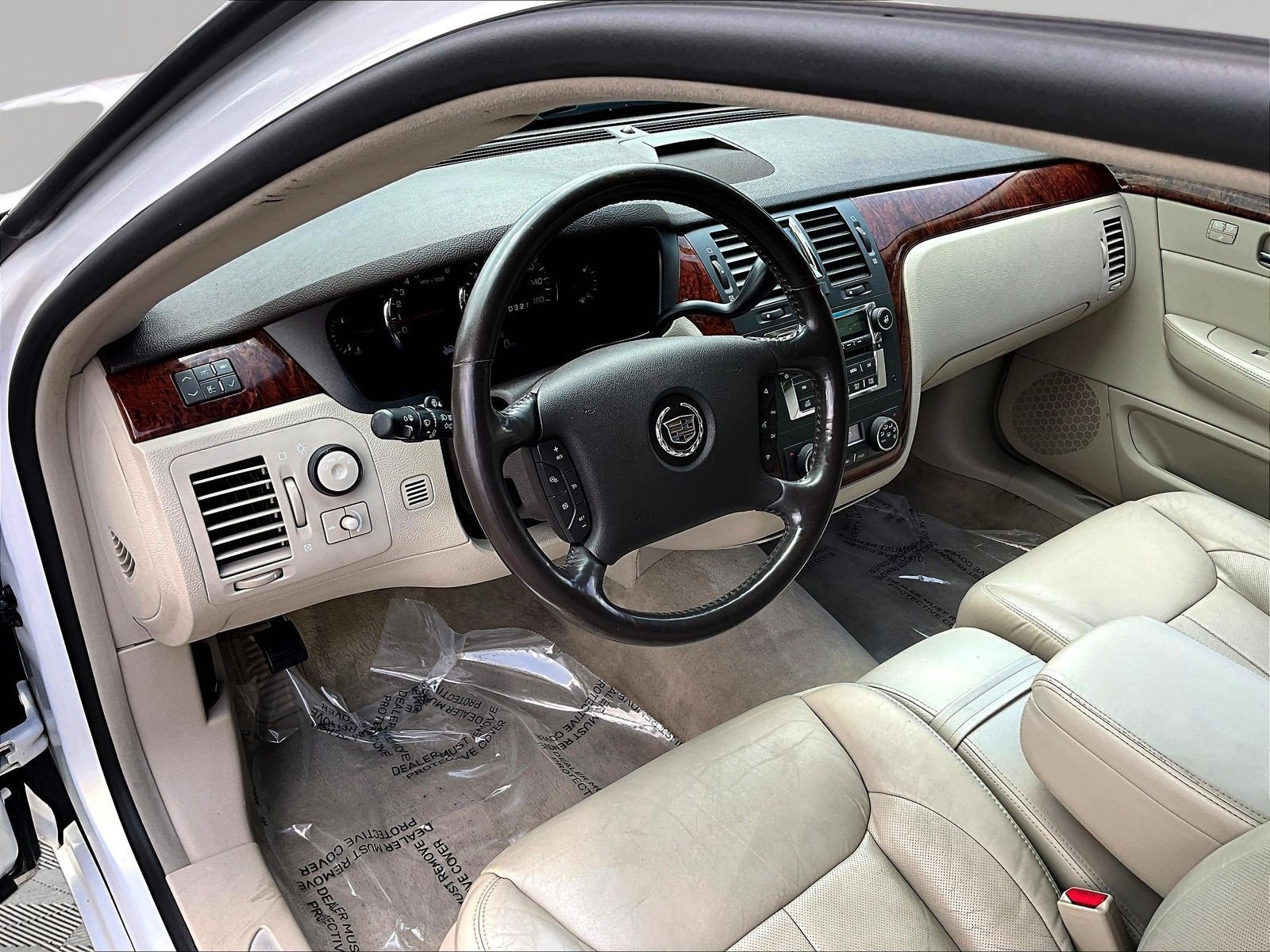 Used 2007 Cadillac DTS Luxury I w/ Trunk Convenience Package FWD image 17
