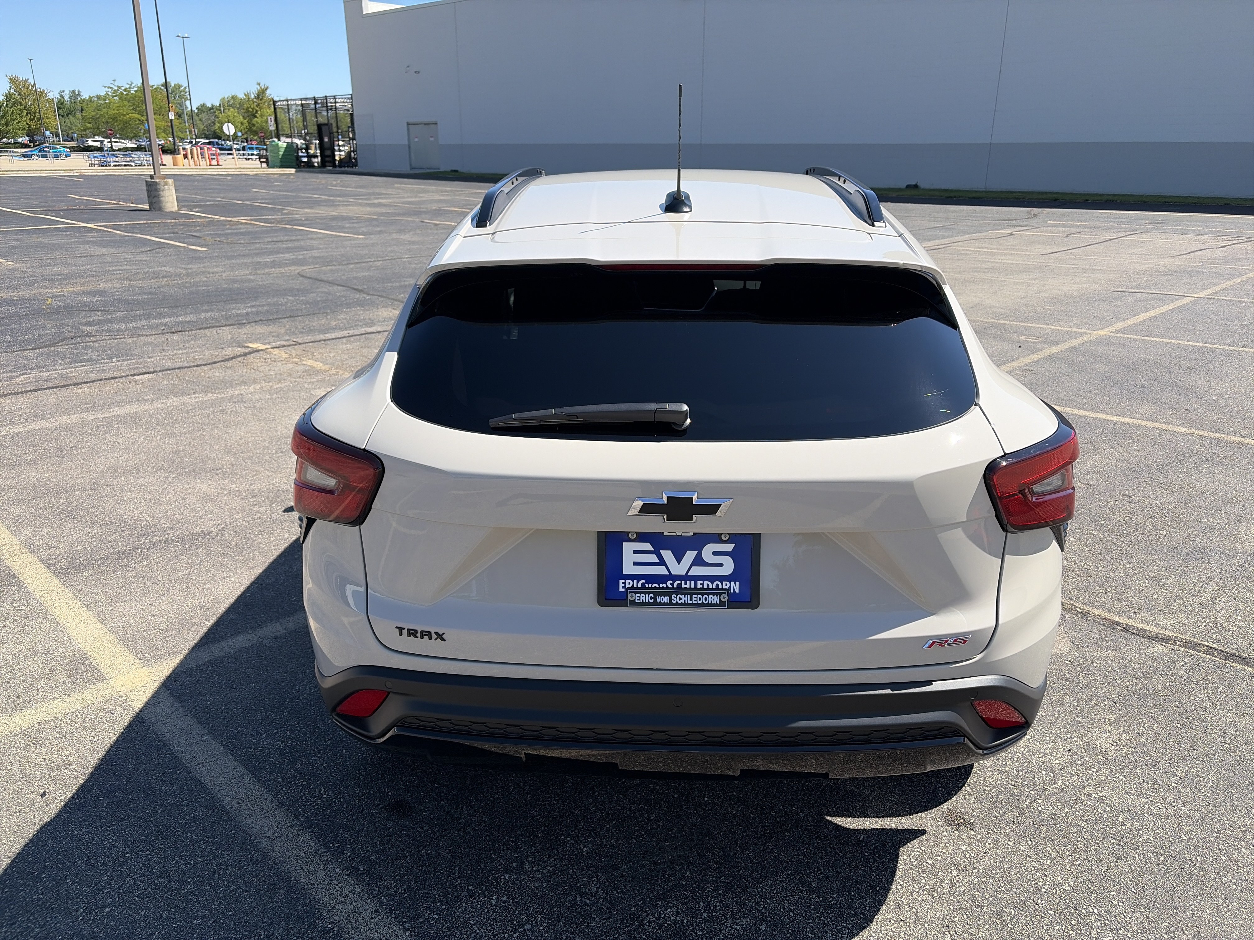 Used 2026 Chevrolet Trax RS w/ Sunroof Package FWD image 5