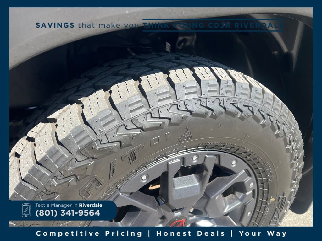 Used 2022 Nissan Frontier PRO-4X w/ Pro-4X Premium Package image 26