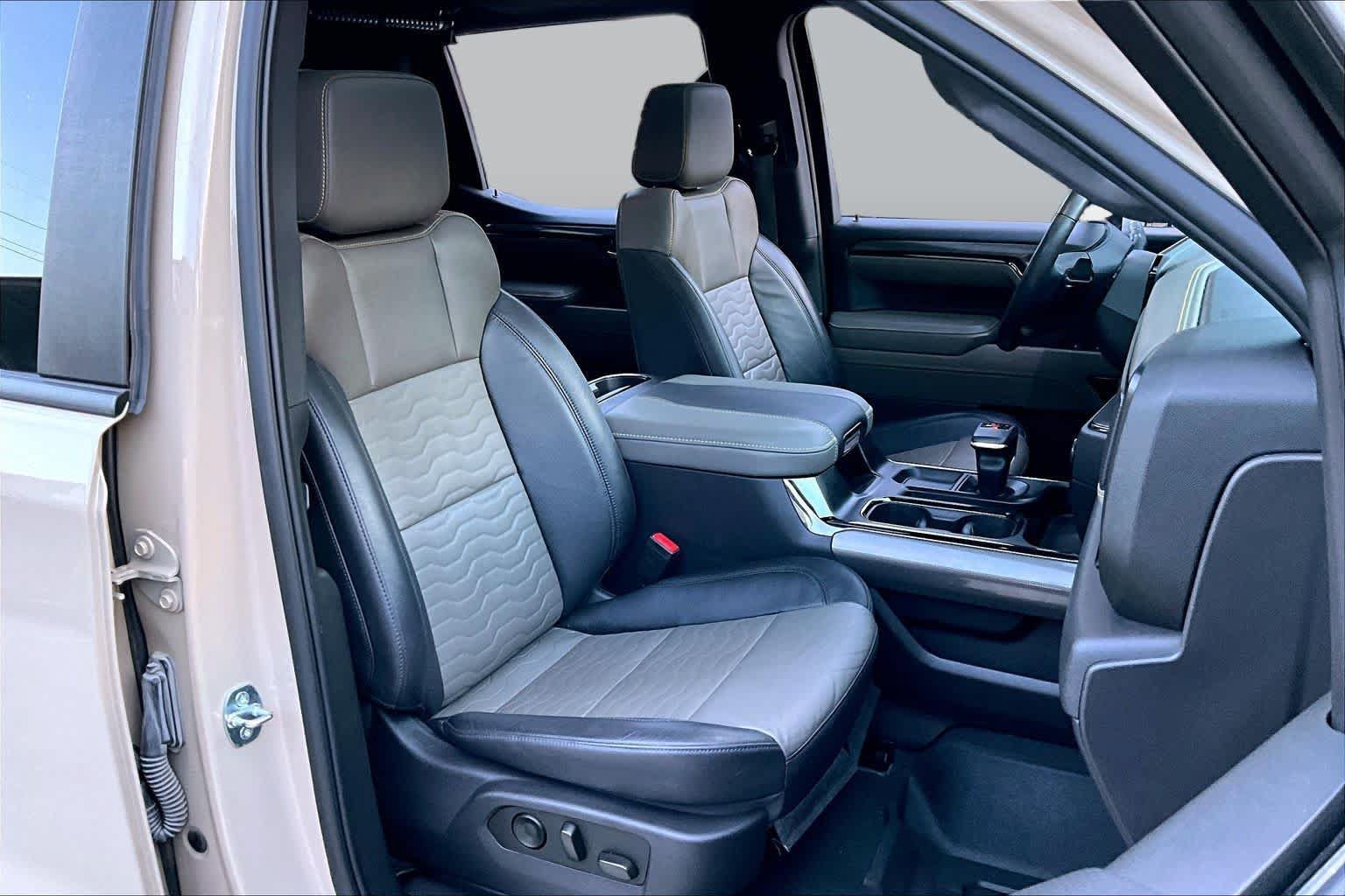 Used 2023 Chevrolet Silverado 1500 ZR2 AWD/4WD image 9