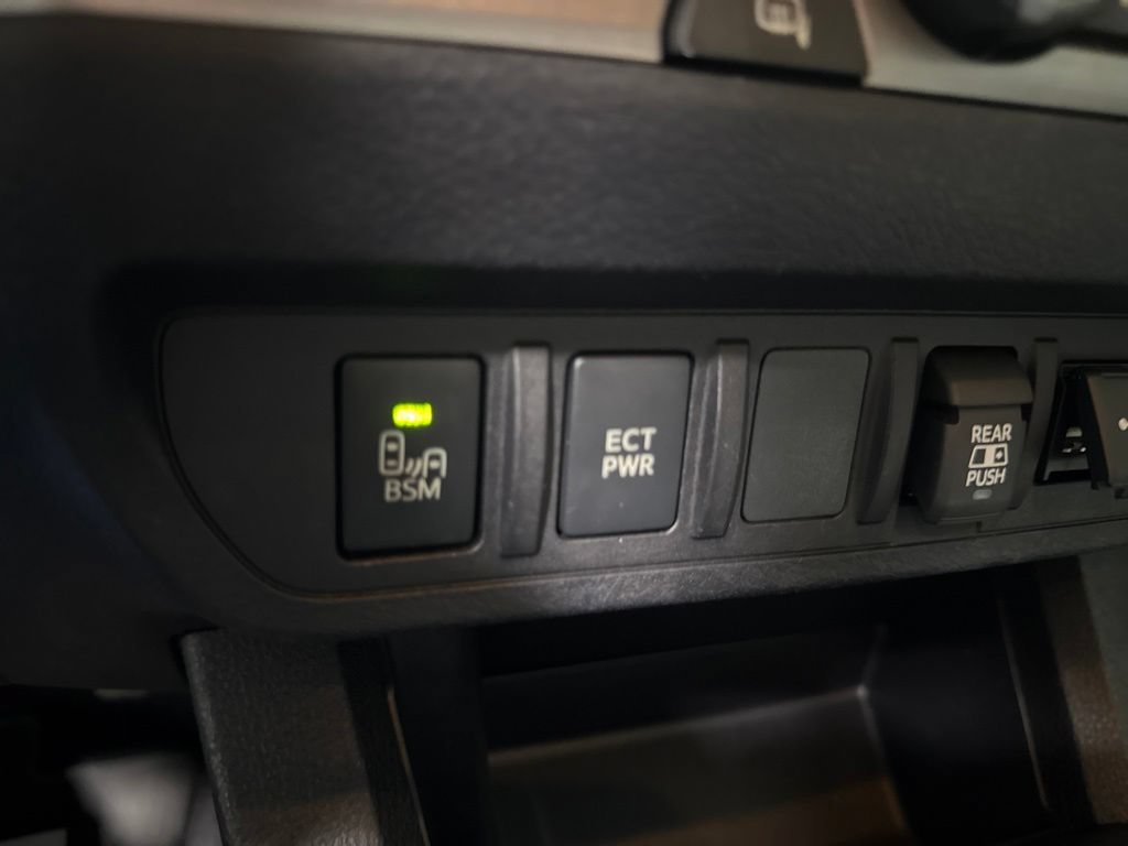 Used 2022 Toyota Tacoma SR5 w/ Technology Package RWD image 25