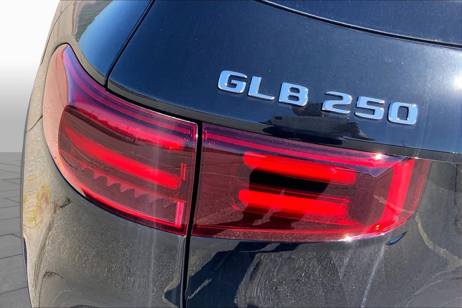 New 2026 Mercedes-Benz GLB 250 4MATIC image 6
