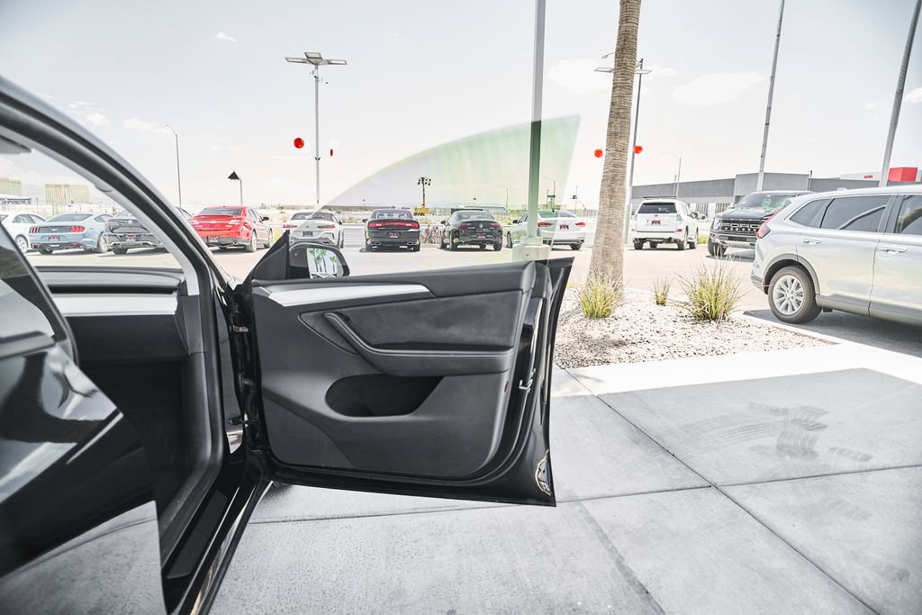 Used 2023 Tesla Model Y Long Range AWD/4WD image 10