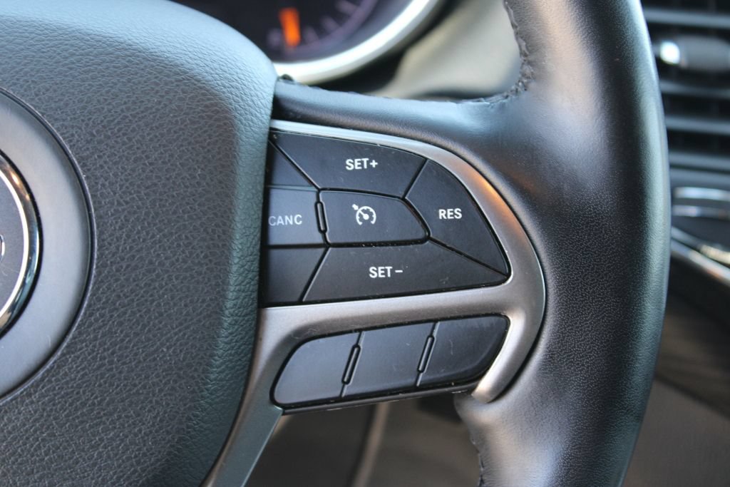 Used 2022 Jeep Grand Cherokee Laredo X AWD/4WD image 26