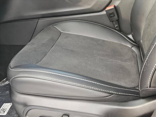 New 2025 Jeep Grand Cherokee Altitude w/ MOPAR Finishing Package AWD/4WD image 4