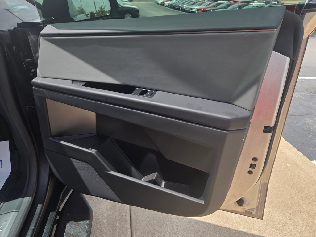 Used 2024 Tesla Cybertruck AWD Crew Cab image 26