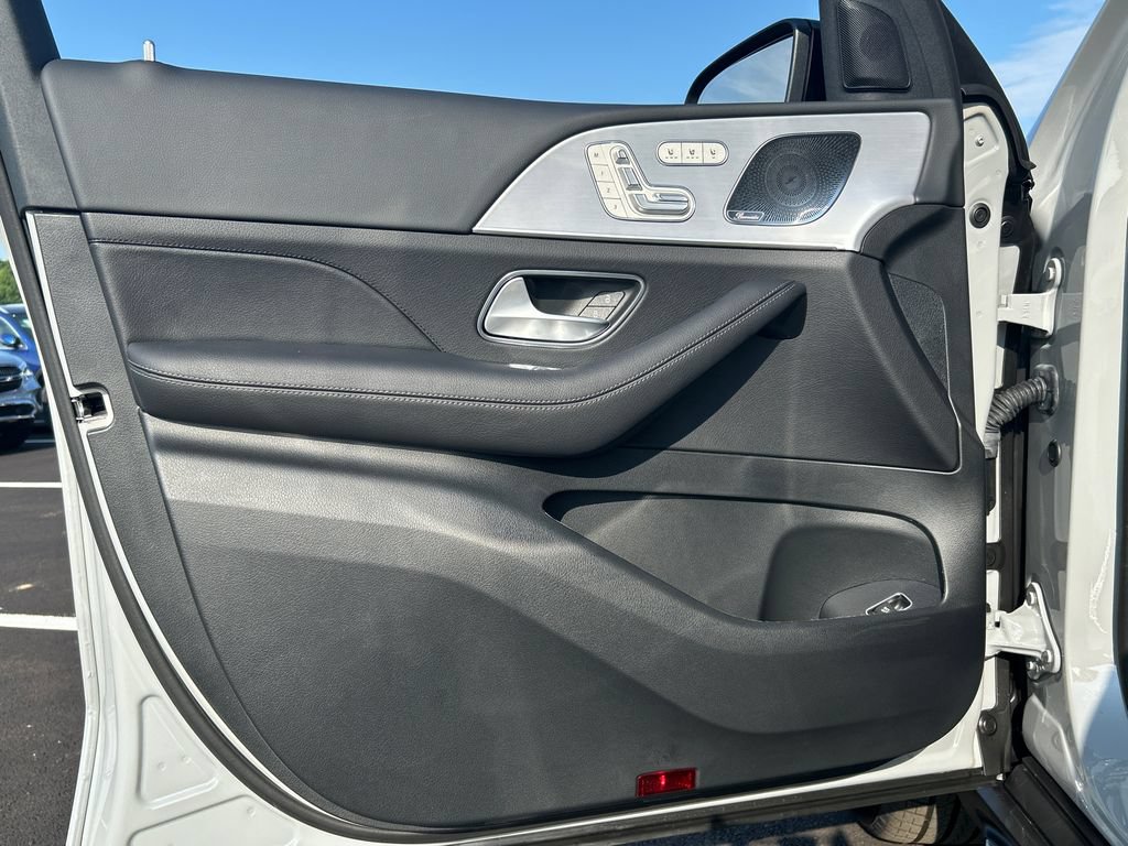 New 2026 Mercedes-Benz GLS 450 4MATIC image 10