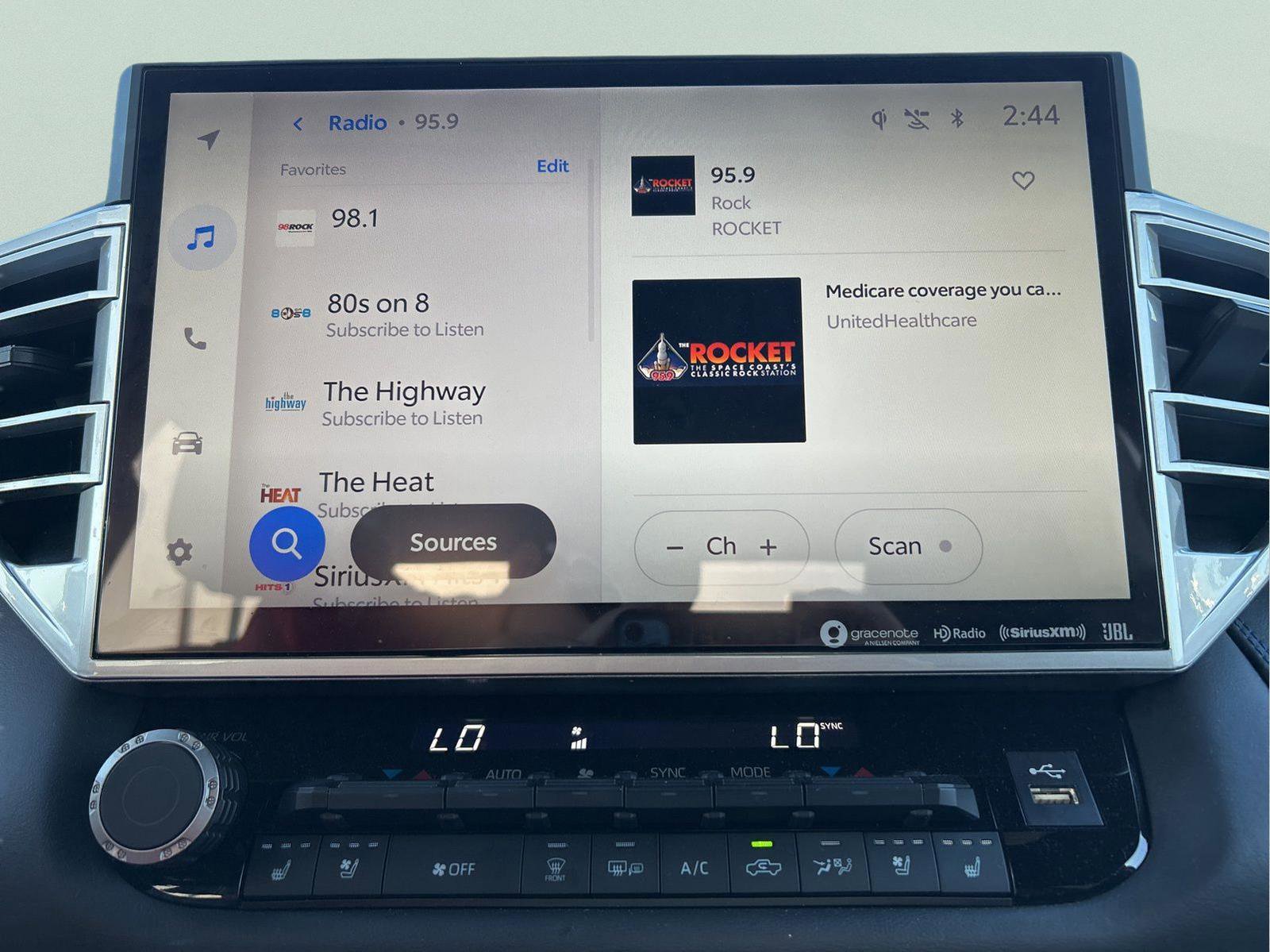 Used 2024 Toyota Tundra Platinum AWD/4WD image 29