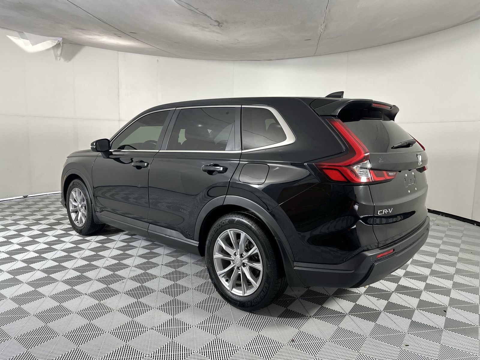 Used 2023 Honda CR-V EX-L image 6