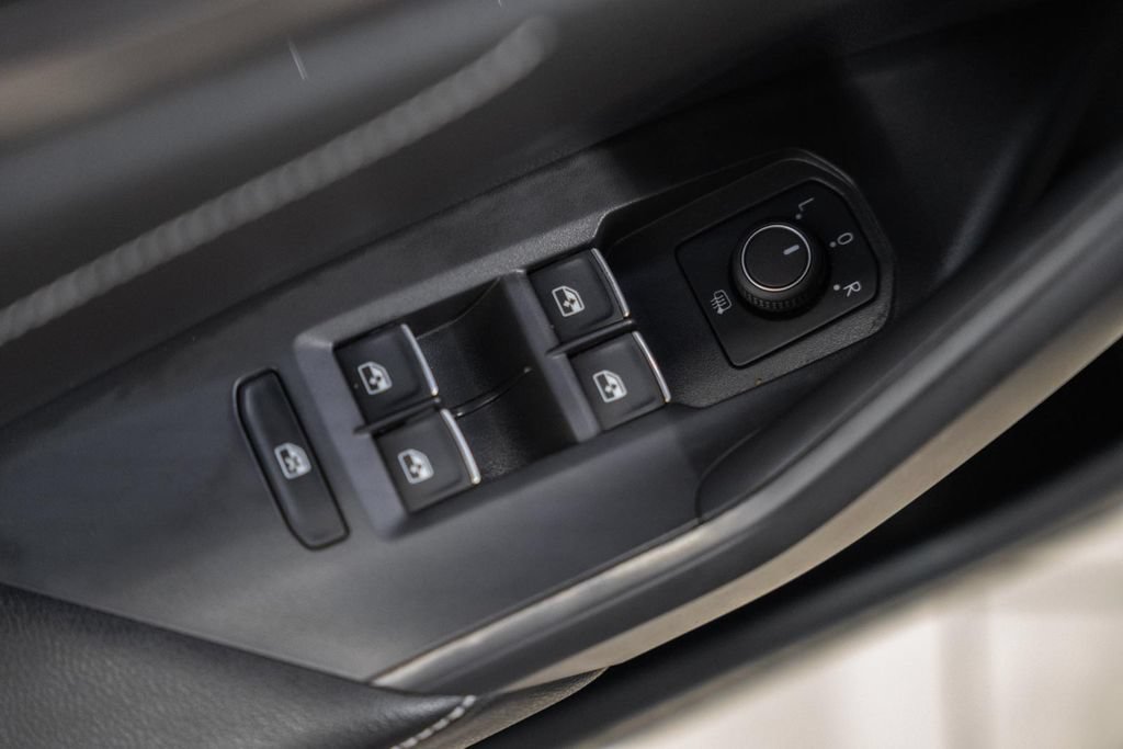 Used 2024 Volkswagen Jetta SEL FWD image 38