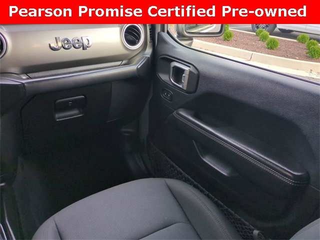 Used 2018 Jeep Wrangler Unlimited Sahara image 16