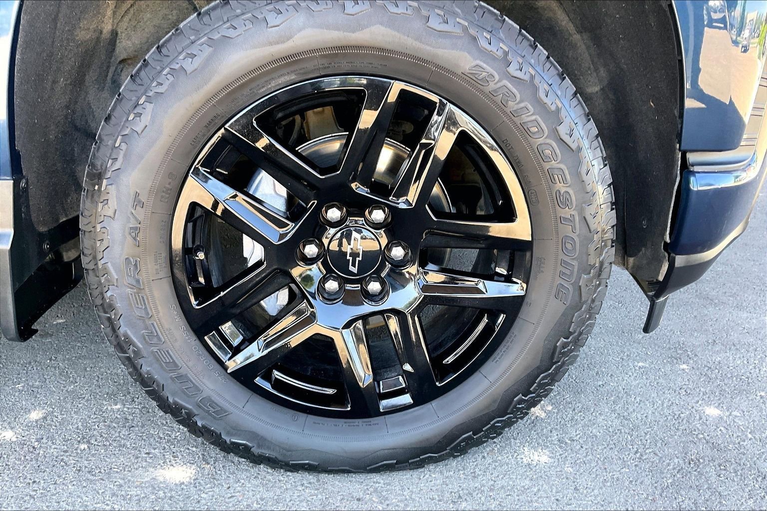 Used 2022 Chevrolet Silverado 1500 Custom w/ LPO, Blackout Package AWD/4WD image 23
