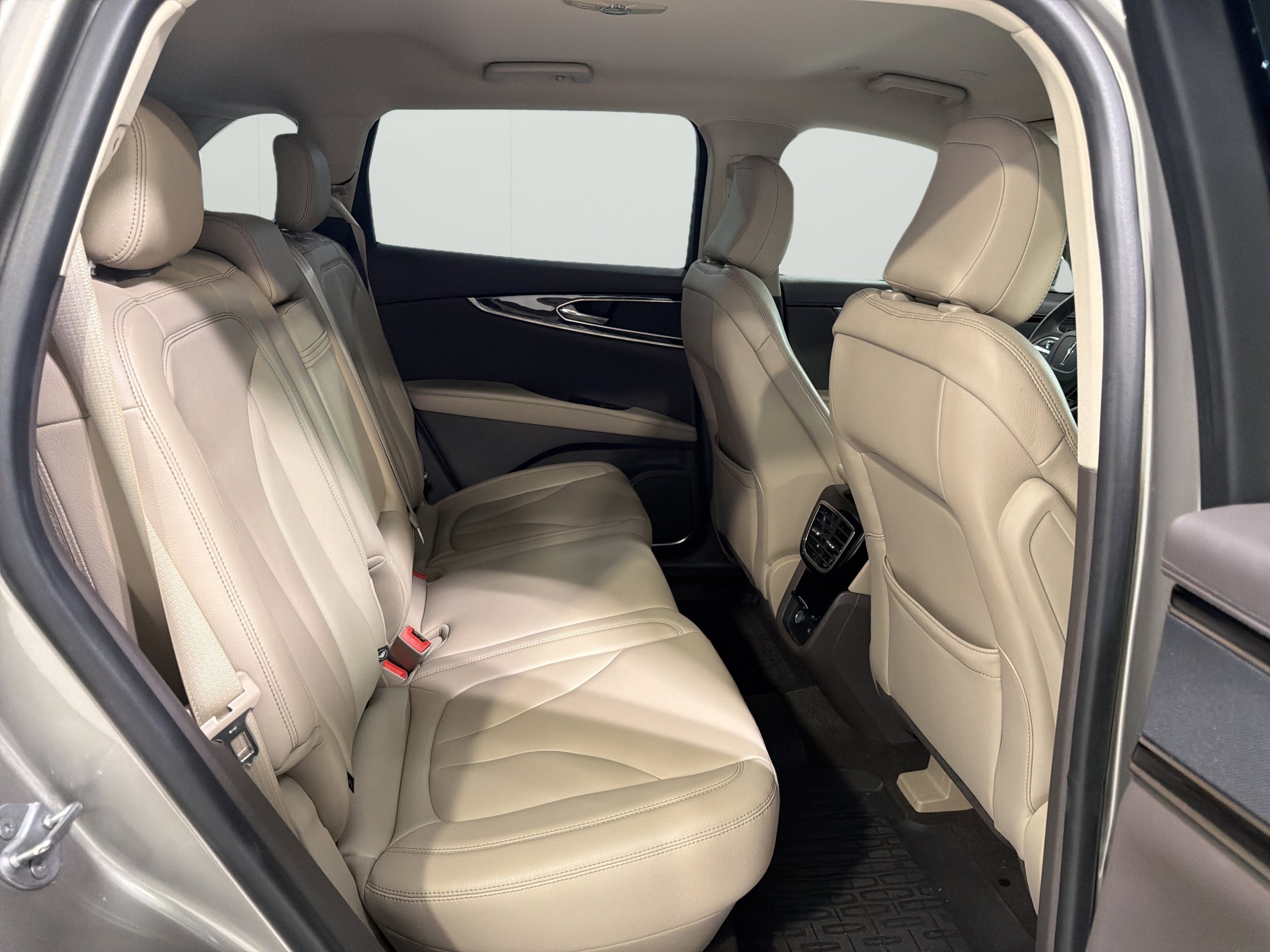 Used 2023 Lincoln Nautilus AWD image 11