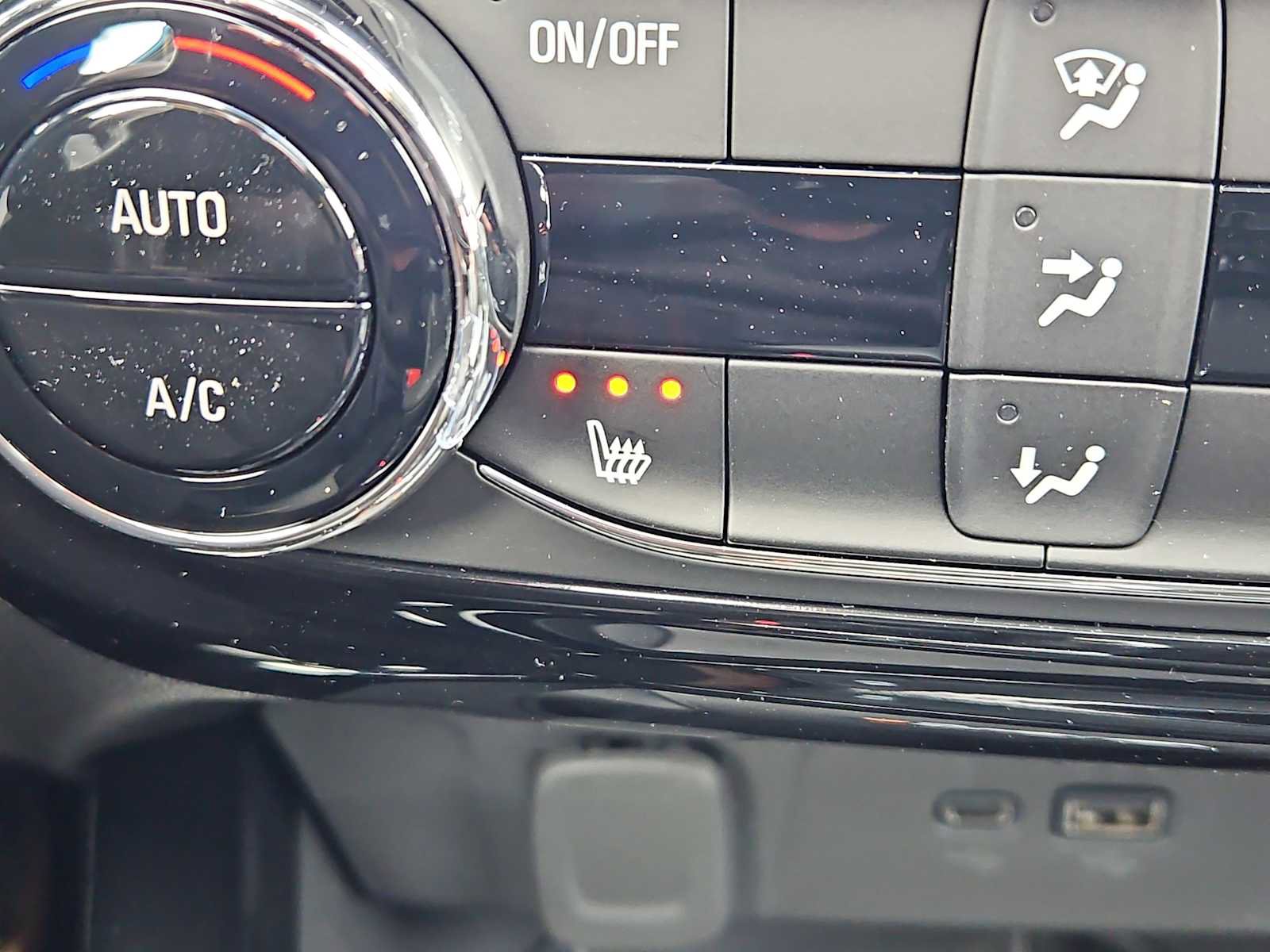 New 2026 Chevrolet Trax LT w/ Sunroof Package FWD image 15